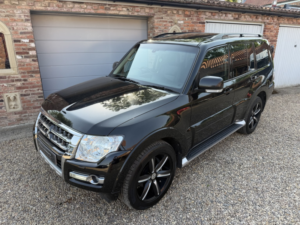2016 Mitsubishi Shogun 3.2 Di-Dc Sg4 in Black — image 2