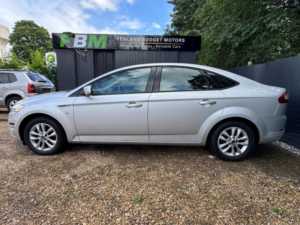 2010 Ford Mondeo 2.0 Tdci Zetec 5dr in Silver — image 2