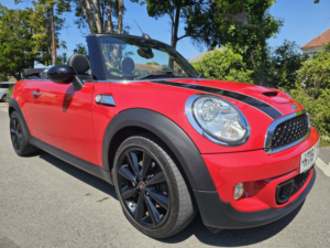 2015 MINI Convertible 1.6 Cooper S Convertible in Red — image 4