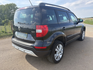2016 Skoda Yeti 1.2 Tsi Se L in Black — image 2