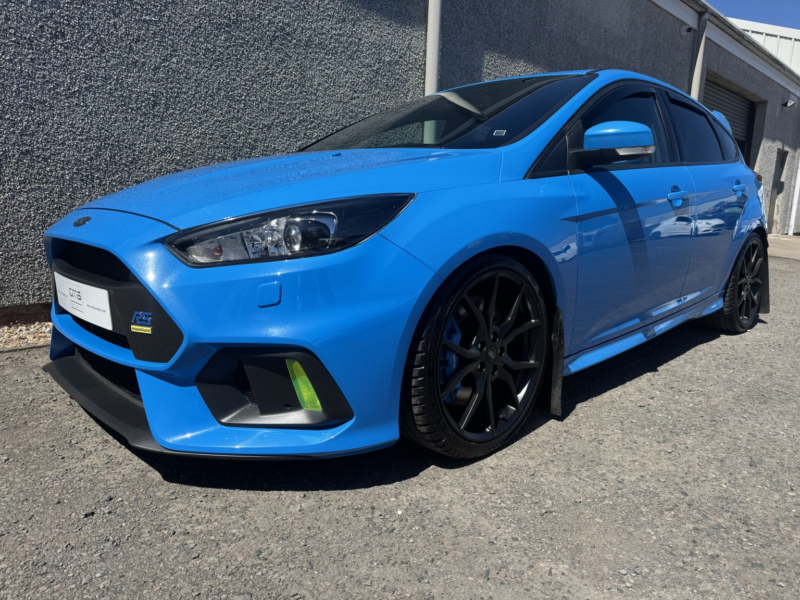 2017 Ford Focus 2.3 T Ecoboost Rs in Blue — image 1