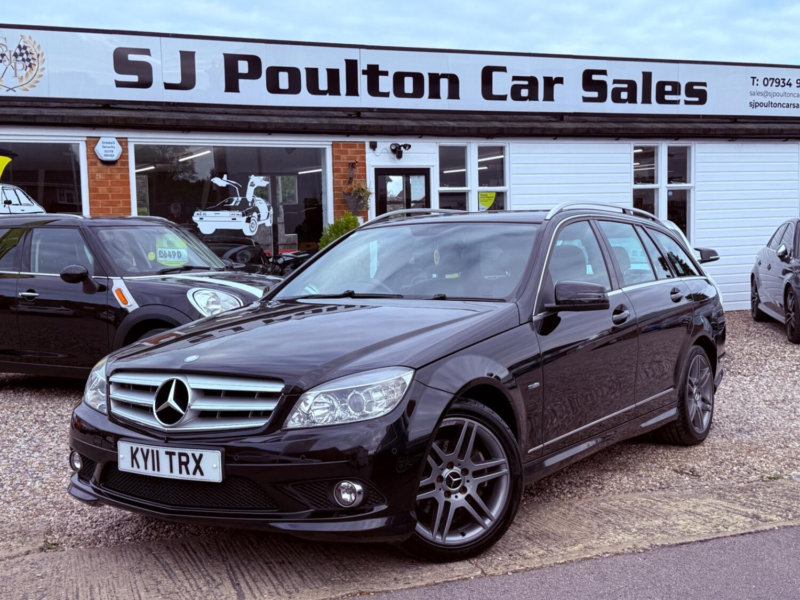 2011 Mercedes-Benz C Class 1.8 C250 Blueefficiency Sport in Black — image 1