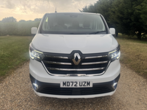 2023 Renault Trafic 2.0 Ll30 Blue Dci 130 Sport Lwb Panel Van in White — image 2