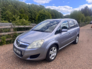 2008 Vauxhall Zafira 1.6 Breeze Euro 4 5dr in Silver — image 3