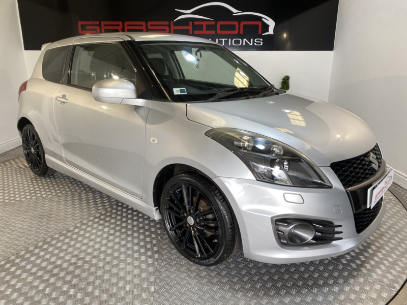 2015 Suzuki Swift 1.6 Sport in Silver — image 1