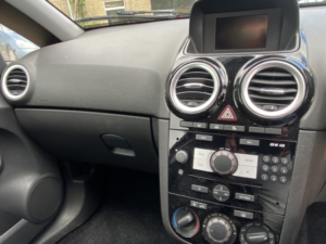2014 Vauxhall Corsa 1.2 16v Excite in Red — image 5