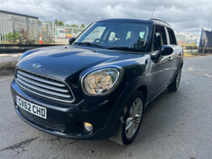 2012 MINI Countryman 2.0 Cooper D All4 Countryman Auto in Black — image 3