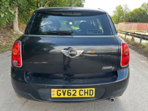 2012 MINI Countryman 2.0 Cooper D All4 Countryman Auto in Black — image 5