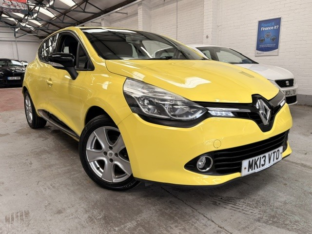2013 Renault Clio 1.2 16v Dynamique Medianav in Yellow — image 1