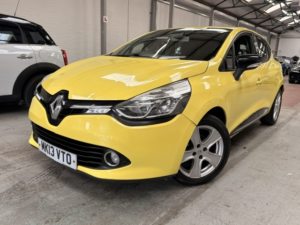 2013 Renault Clio 1.2 16v Dynamique Medianav in Yellow — image 2
