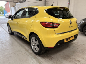 2013 Renault Clio 1.2 16v Dynamique Medianav in Yellow — image 3