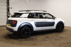 2016 Citroen C4 Cactus 1.2 Puretech Flair in White — image 4