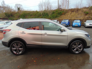 2018 Nissan Qashqai 1.2 Dig-T N-Connecta * Mot June 2027 * Lez Compliant * Finance Available * Free 6 Months Warrant in Silver — image 2