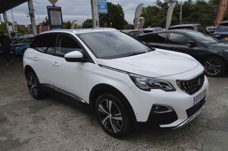 2019 Peugeot 3008 1.2 Puretech Allure in White — image 1
