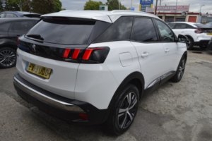 2019 Peugeot 3008 1.2 Puretech Allure in White — image 2