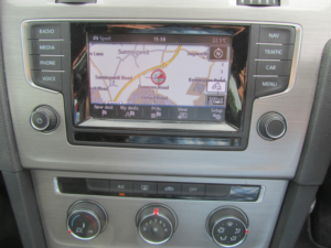 2014 Volkswagen Golf 1.6 Tdi Bluemotion Tech Match in Red — image 2
