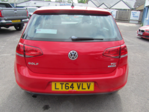 2014 Volkswagen Golf 1.6 Tdi Bluemotion Tech Match in Red — image 6