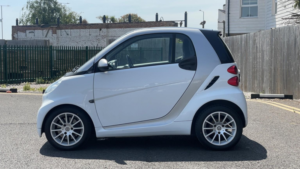 2011 Smart Fortwo 1.0 Mhd Passion in White — image 5