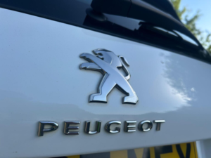 2018 Peugeot 308 1.2 Puretech Active Euro 6 (s/s) 5dr in White — image 3