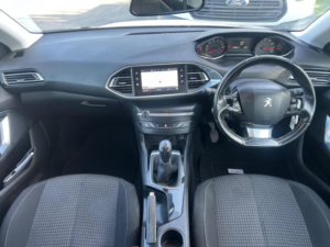 2018 Peugeot 308 1.2 Puretech Active Euro 6 (s/s) 5dr in White — image 4