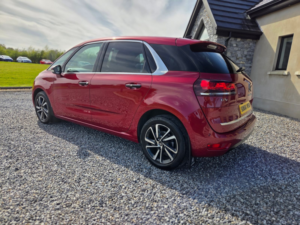2016 Citroen C4 Picasso 1.6 Bluehdi Flair MPV 5dr Diesel Eat6 Euro 6 (s/s) (120 Ps) in Red — image 3