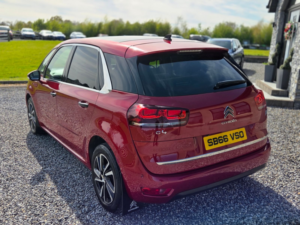 2016 Citroen C4 Picasso 1.6 Bluehdi Flair MPV 5dr Diesel Eat6 Euro 6 (s/s) (120 Ps) in Red — image 5