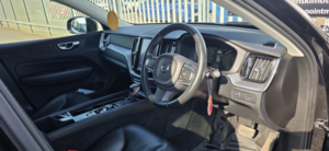 2019 Volvo Xc60 2.0 Momentum T4 in Black — image 3
