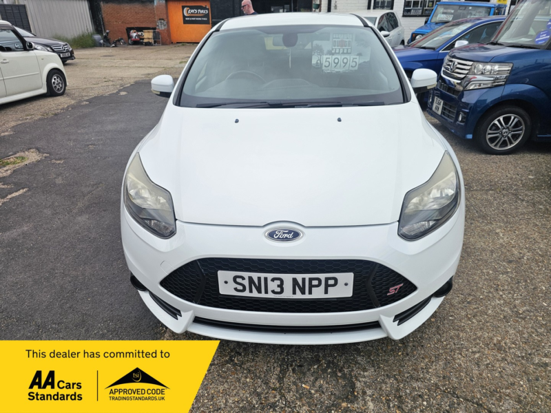 2013 Ford Focus 2.0 T Ecoboost St-2 in White — image 1