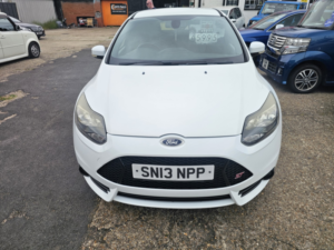 2013 Ford Focus 2.0 T Ecoboost St-2 in White — image 2