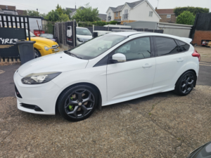 2013 Ford Focus 2.0 T Ecoboost St-2 in White — image 4
