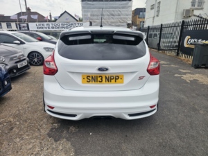 2013 Ford Focus 2.0 T Ecoboost St-2 in White — image 6