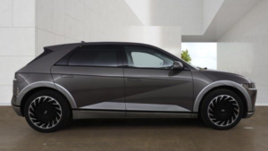 2022 Hyundai Ioniq 5 73kwh Ultimate Hatchback 5dr Electric Auto AWD (305 Ps) in Grey — image 4