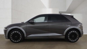 2022 Hyundai Ioniq 5 73kwh Ultimate Hatchback 5dr Electric Auto AWD (305 Ps) in Grey — image 5