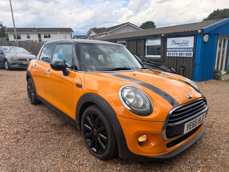 2015 MINI Hatch 1.5 Cooper D Auto Euro 6 (s/s) 5dr in Orange — image 1