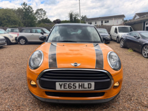 2015 MINI Hatch 1.5 Cooper D Auto Euro 6 (s/s) 5dr in Orange — image 4