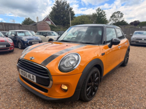 2015 MINI Hatch 1.5 Cooper D Auto Euro 6 (s/s) 5dr in Orange — image 5
