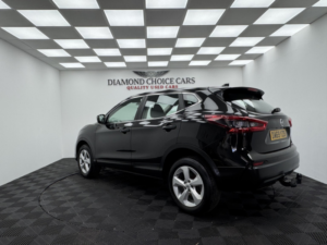 2019 Nissan Qashqai 1.5 Dci Acenta Premium in Black — image 4