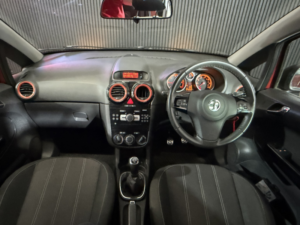 2013 Vauxhall Corsa 1.3 Cdti Ecoflex Limited Edition in Orange — image 4