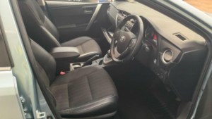 2014 Toyota Auris 1.8 Vvt-H Excel CVT Euro 5 (s/s) 5dr in Blue — image 2
