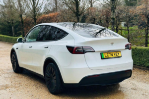 2024 Tesla Model Y Long Range Auto Rwd 5dr in White — image 4