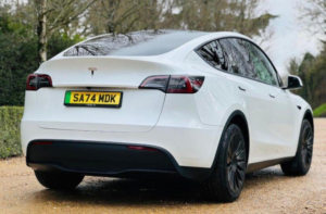 2024 Tesla Model Y Long Range Auto Rwd 5dr in White — image 3