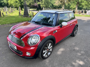 2012 MINI Hatch 1.6 Cooper D London 2012 Edition Hatch in Red — image 5