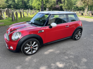 2012 MINI Hatch 1.6 Cooper D London 2012 Edition Hatch in Red — image 6