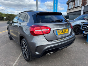 2016 Mercedes-Benz Gla 2.1 Gla220d Amg Line (premium Plus) 7g-Dct 4matic Euro 6 (s/s) 5dr in Grey — image 3