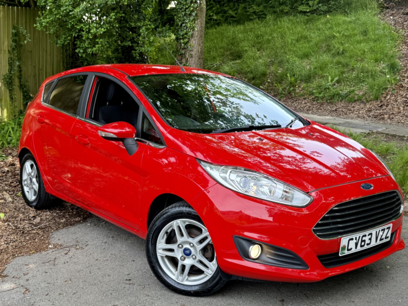 2013 Ford Fiesta 1.3 Zetec*£35tax*2kys-Ac-Alloy-Fsh-Ulez**lovely Genuine Car** in Red — image 1