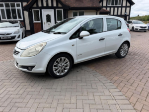 2010 Vauxhall Corsa 1.0i Ecoflex 12v Energy 5dr (a/c) in White — image 4