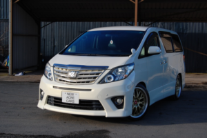 2013 Toyota Alphard 2.4 Gold Edition 7 Seats in Cream — image 3