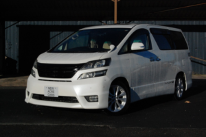 2010 Toyota Vellfire 3.5 C Package in White — image 3