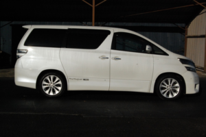 2010 Toyota Vellfire 3.5 C Package in White — image 4