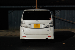 2010 Toyota Vellfire 3.5 C Package in White — image 6
